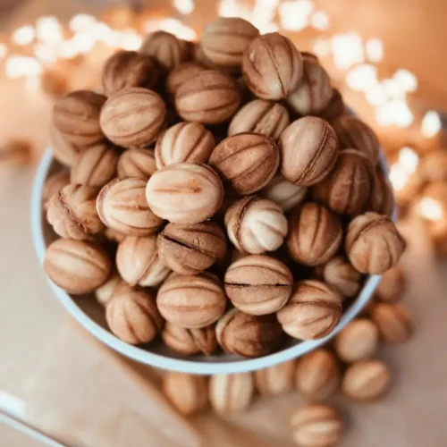 Nut Shells cookies with caramelized filling